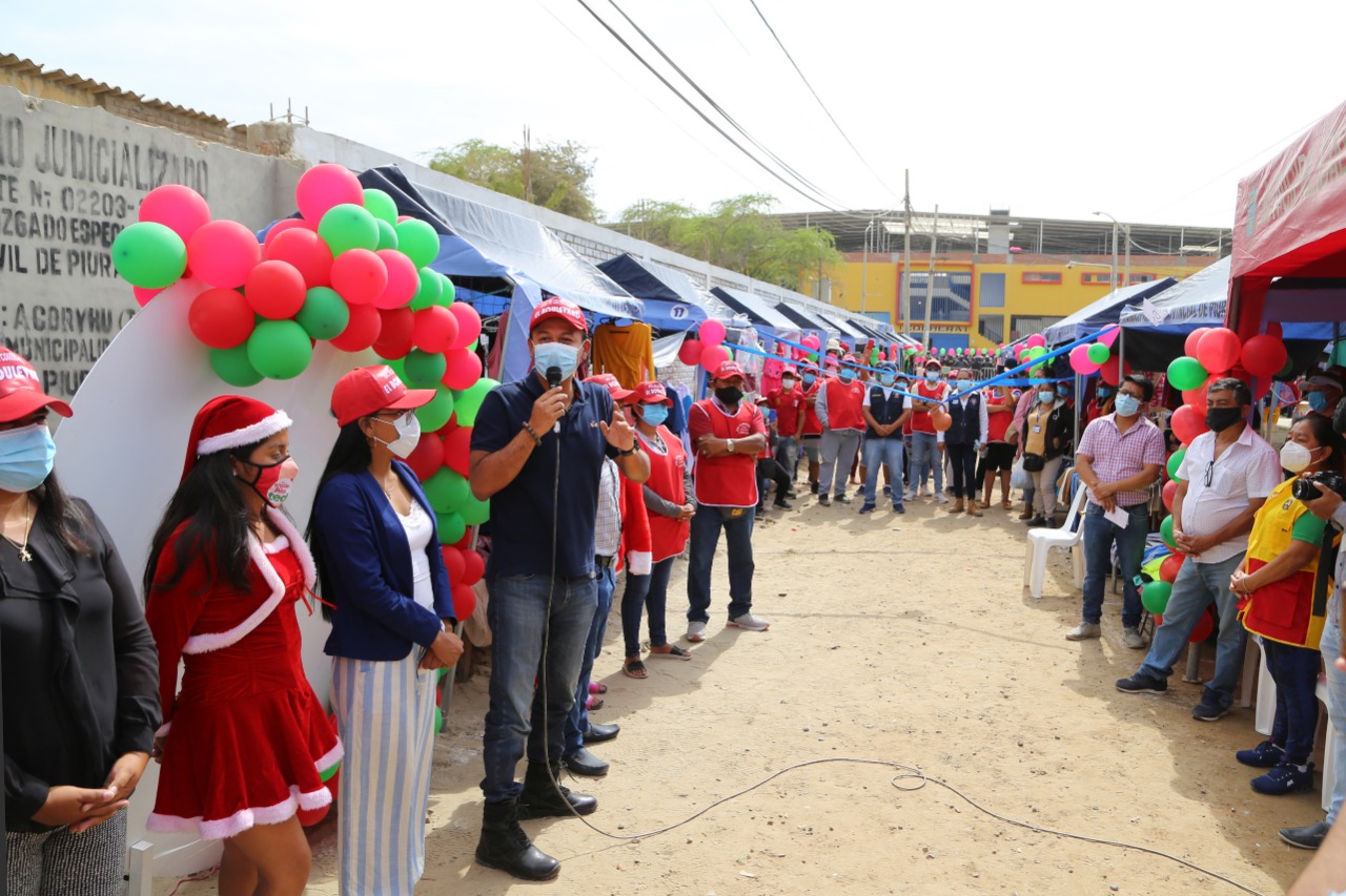 Inauguración feria navideña Piura2